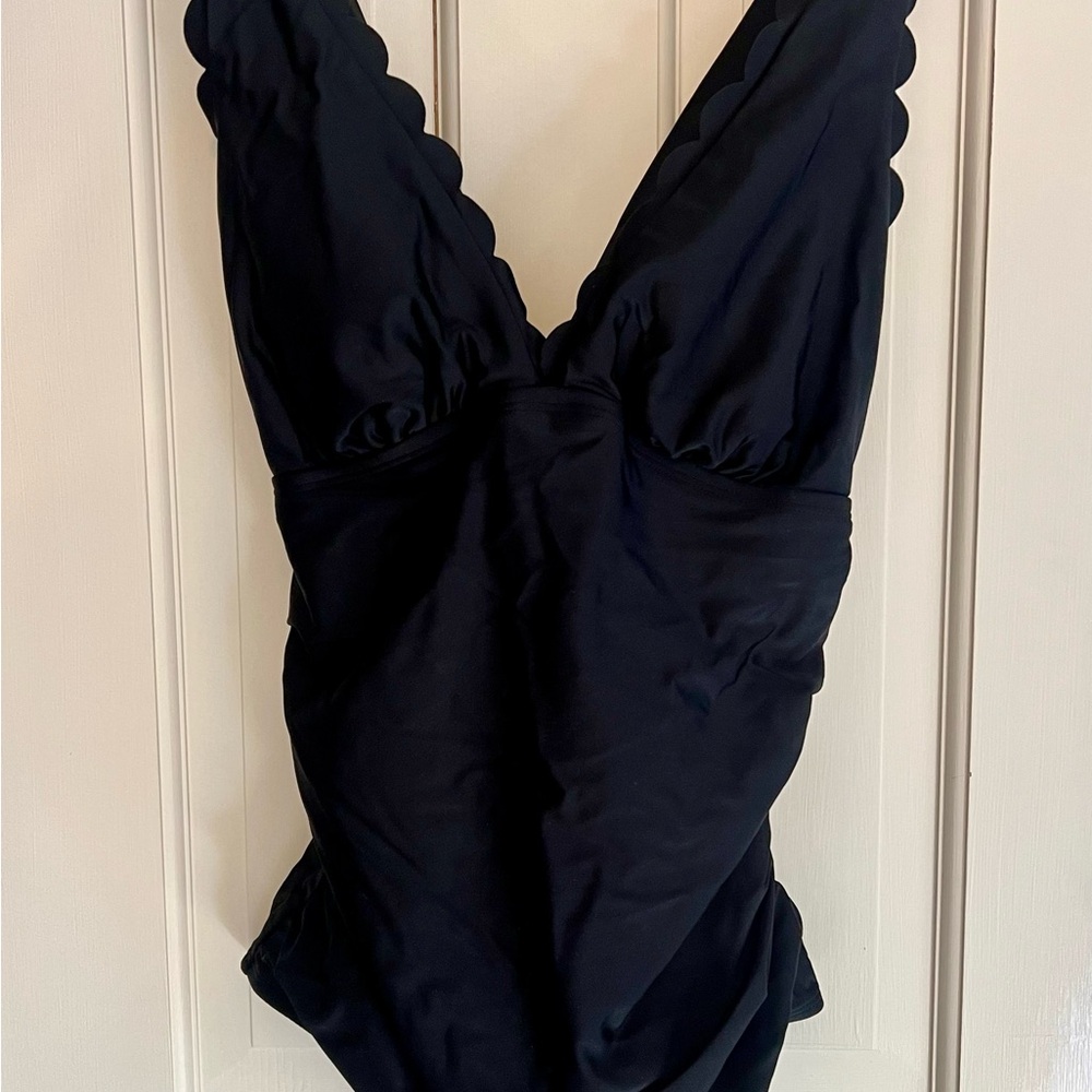Kona Sol Black Scalloped V-Neck One-Piece Swimsuit